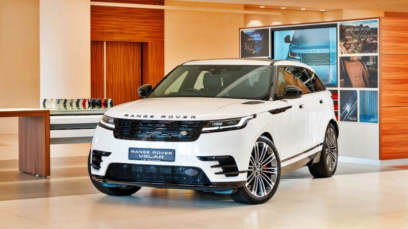 Make Every Ride Royal with Chauffeur-Driven Luxury Cars